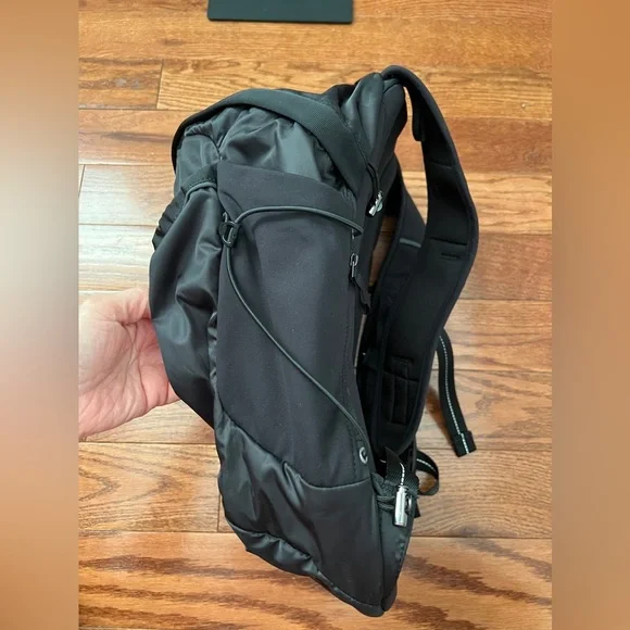 Lululemon Run From Work Backpack Black. - Picture 5 of 12